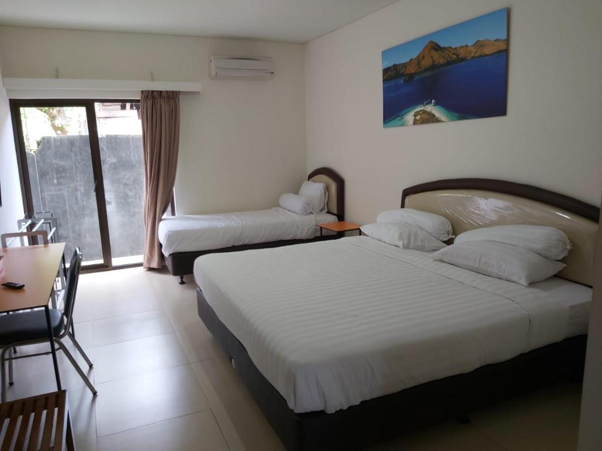 Hotel Larensia Labuan Bajo Extérieur photo