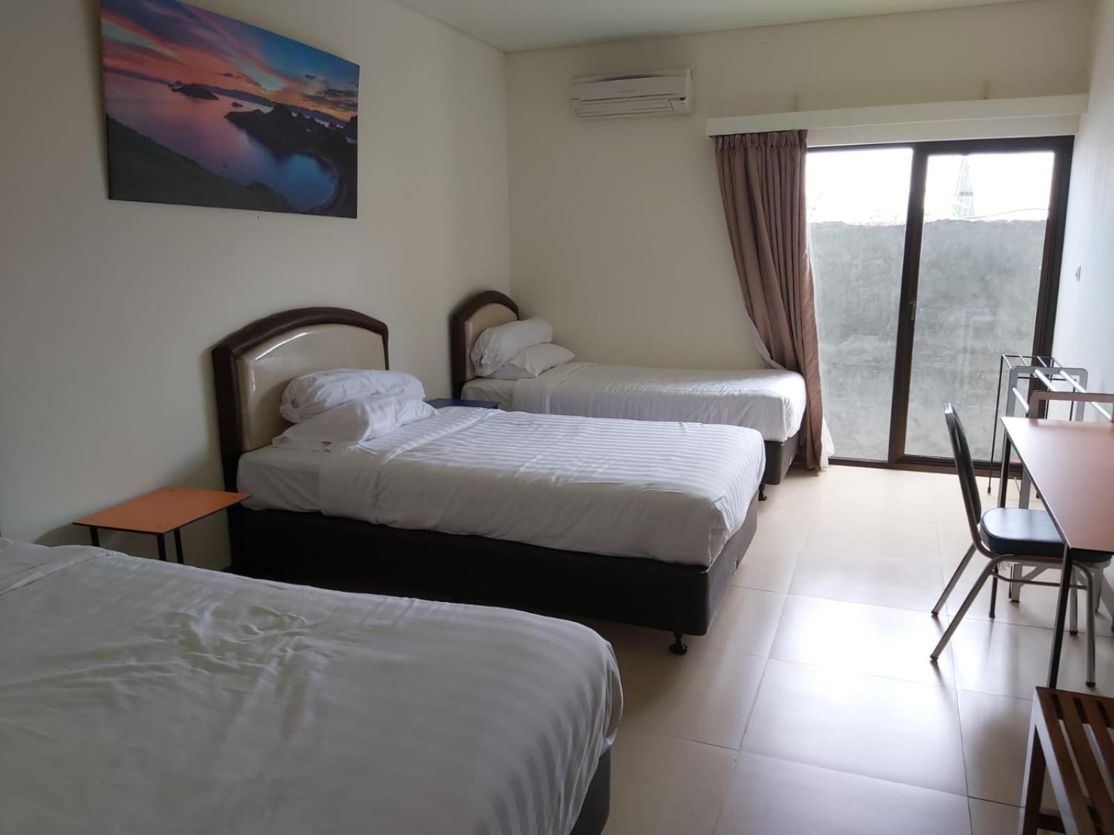 Hotel Larensia Labuan Bajo Chambre photo
